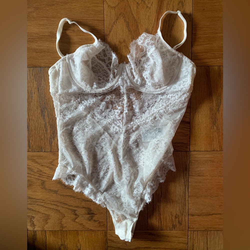 H&M White Lace Bodysuit.Sz. 10